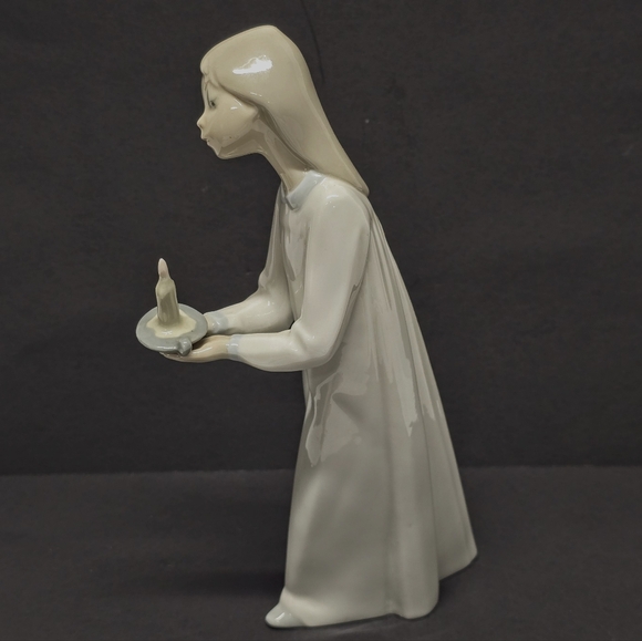 LLADRO GIRL WITH CANDLE VINTAGE PORCELAIN FIGURINE COLLECTIBLE 